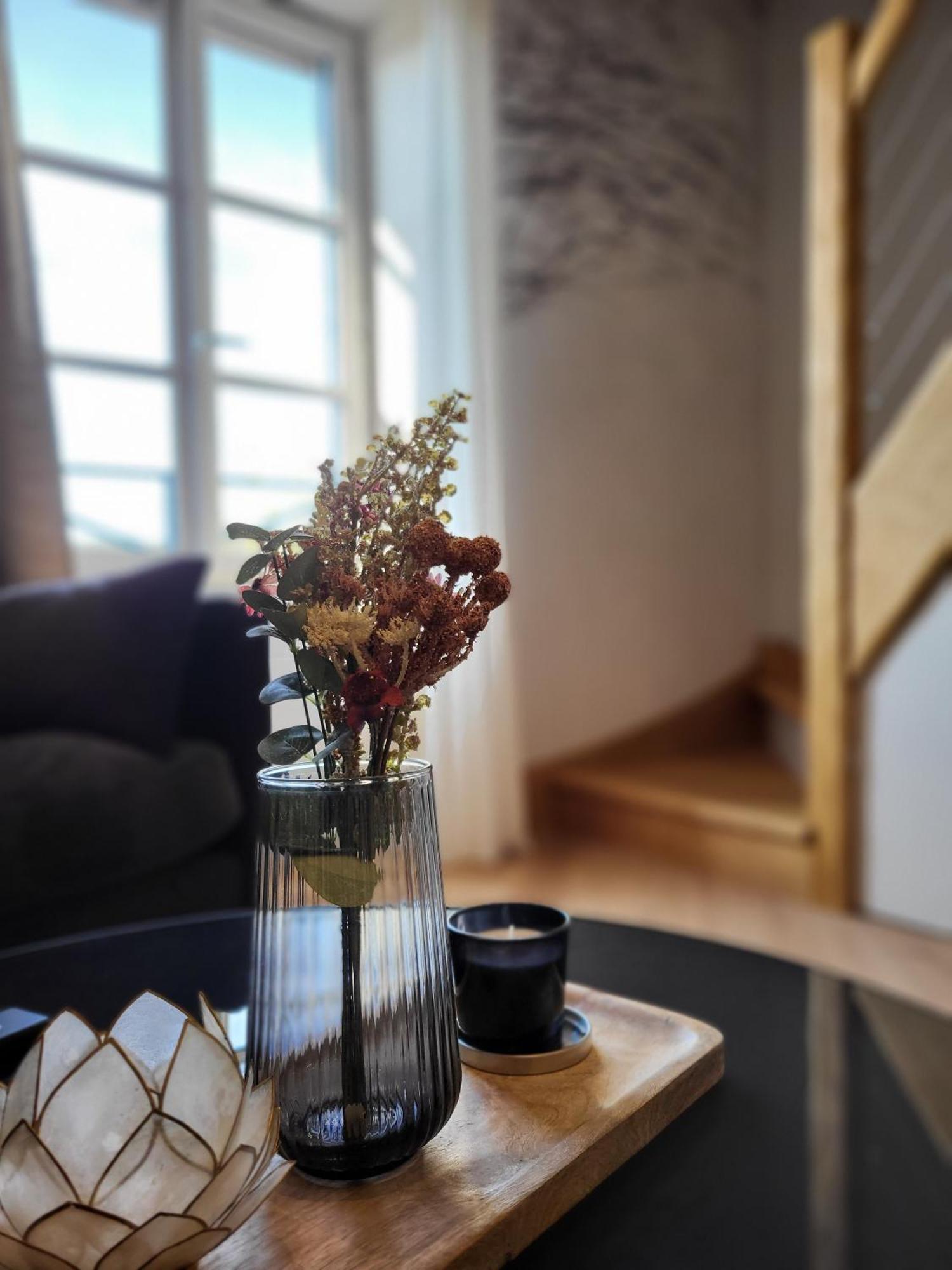 Les De Leon Apartment *