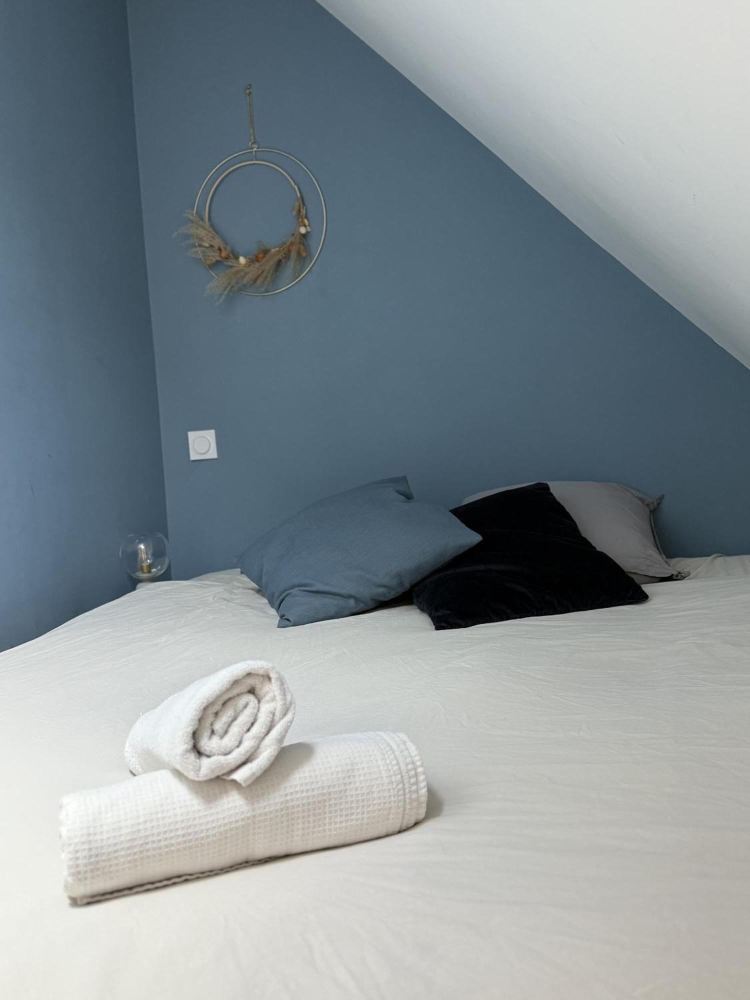 Les De Leon Apartment